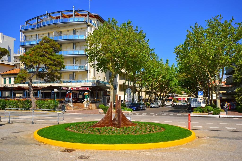 Sunbeach Apartments Lignano Sabbiadoro Ngoại thất bức ảnh